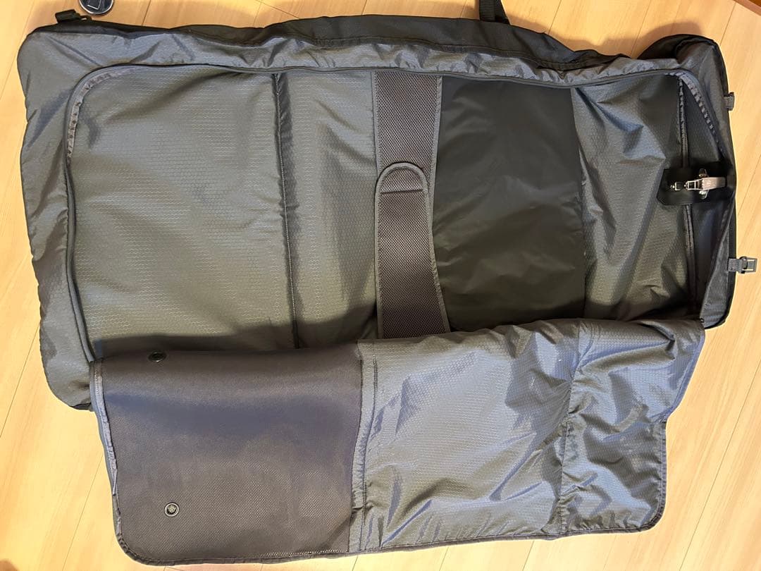 TUMI ガーメントバッグ　黒　トゥミ