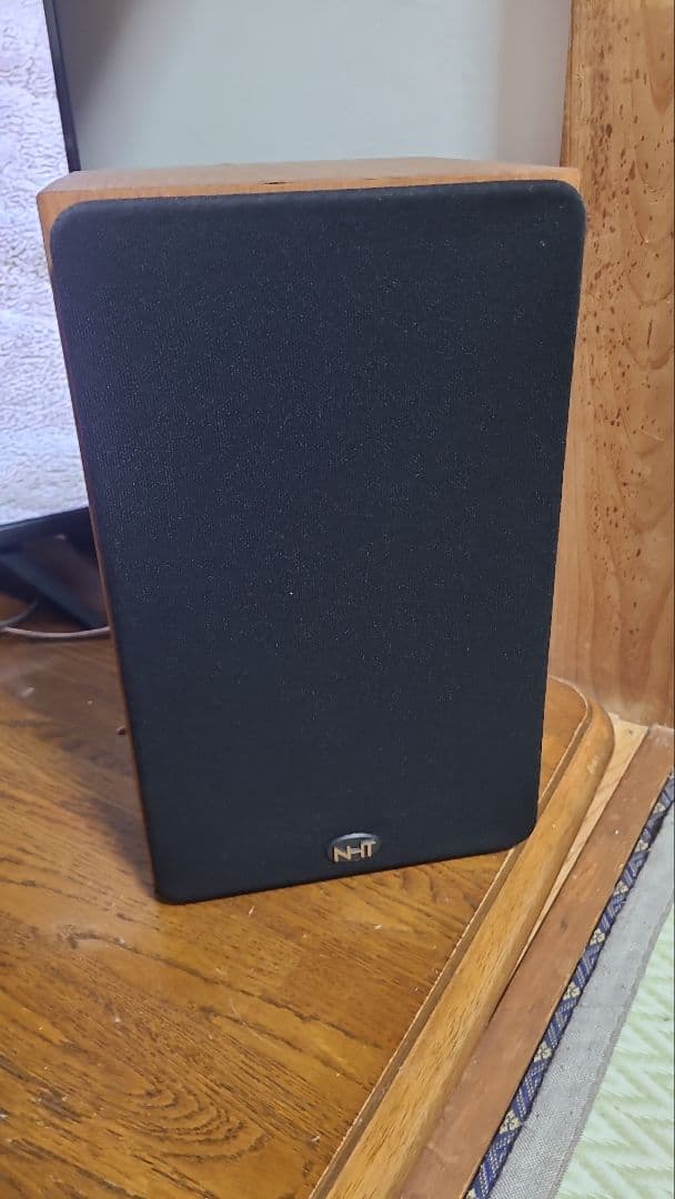 NHT スーパーワン　密閉型　定価69000円　1997年製　抜群の音質と音場感