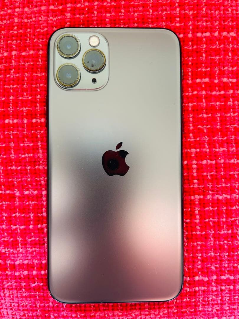 iPhone 11 Proスペースグレー 本体 Supremeケース付