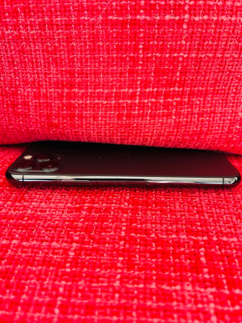iPhone 11 Proスペースグレー 本体 Supremeケース付