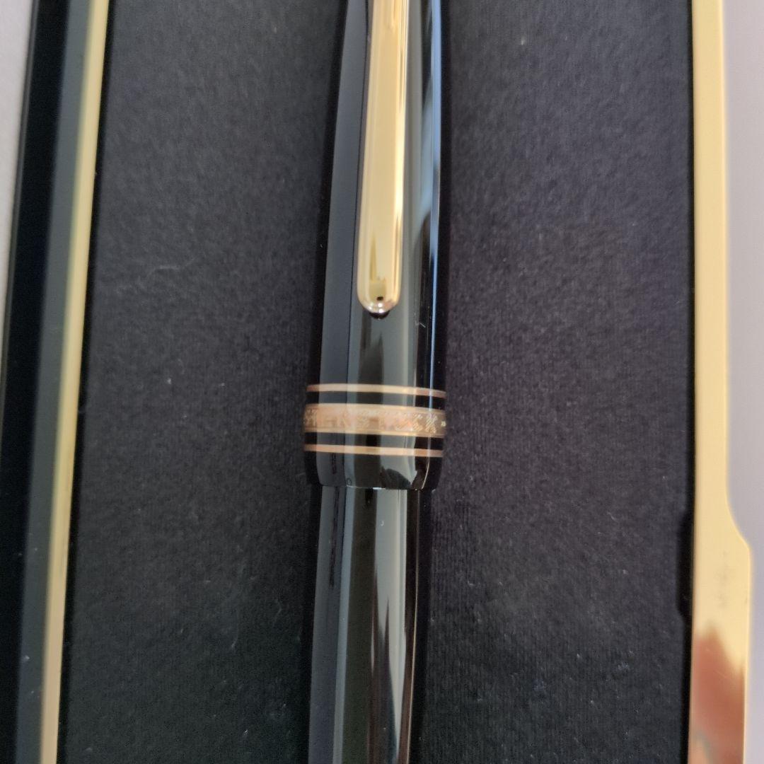 d*7様 Montblanc ブラック 万年筆 専用ケース付き