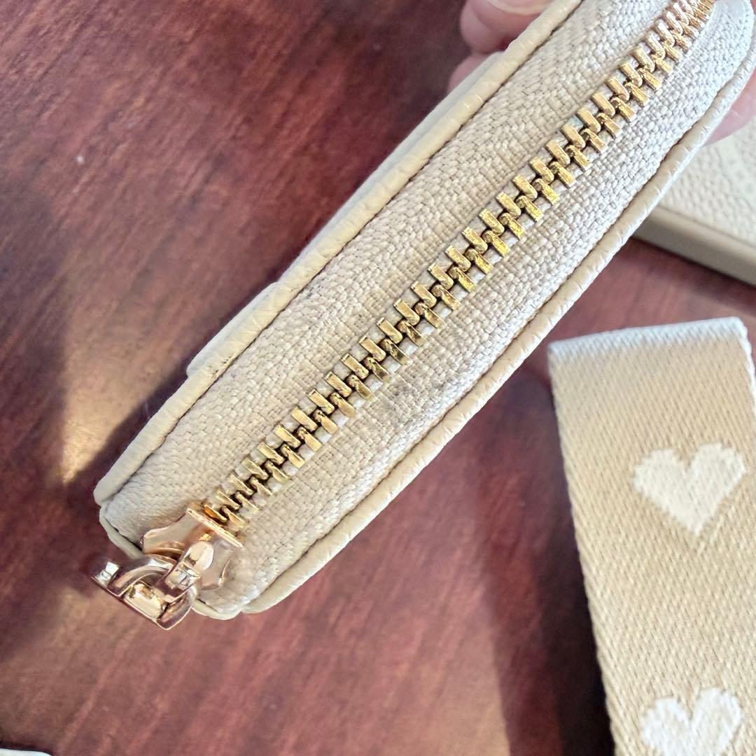 CUSTYPE ハートデザインキット　スマホケース　iPhone17Pro