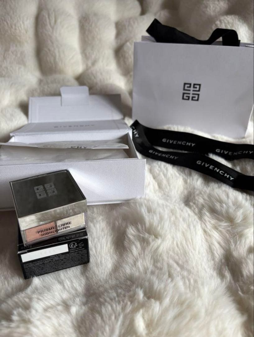 GIVENCHY ハイライター