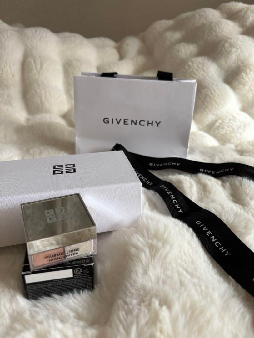 GIVENCHY ハイライター