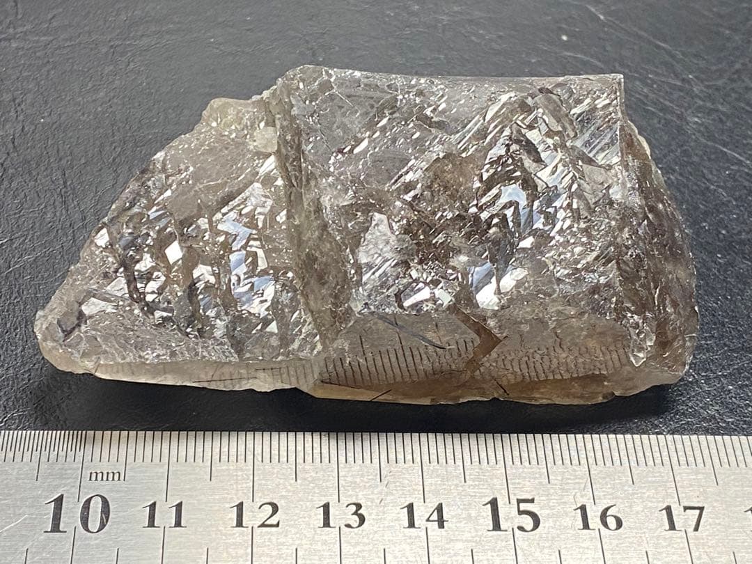 ザギ水晶　ザギマウンテンクォーツ　136g