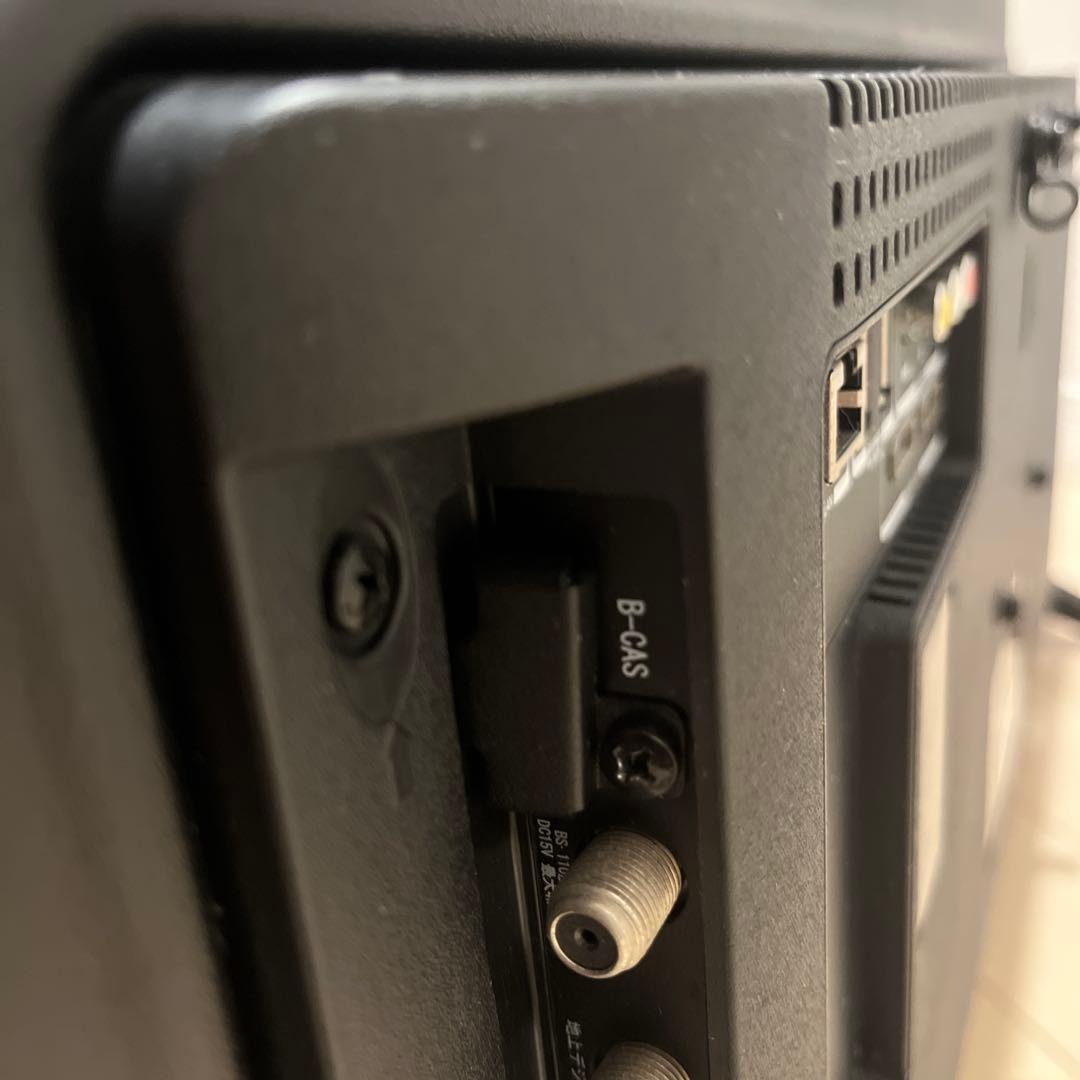 32インチ テレビ リモコン付き
