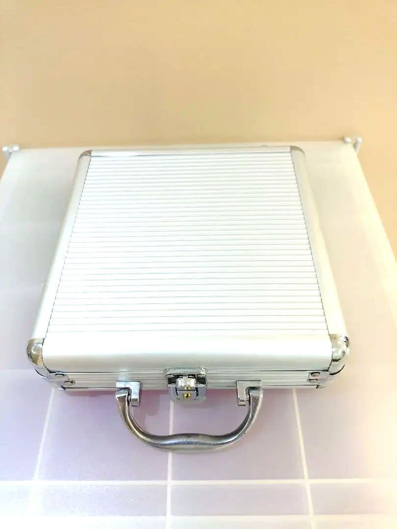 FAMUBOポータブルエコー『超音波測定器』 ホワイト アルミケース充電器付き