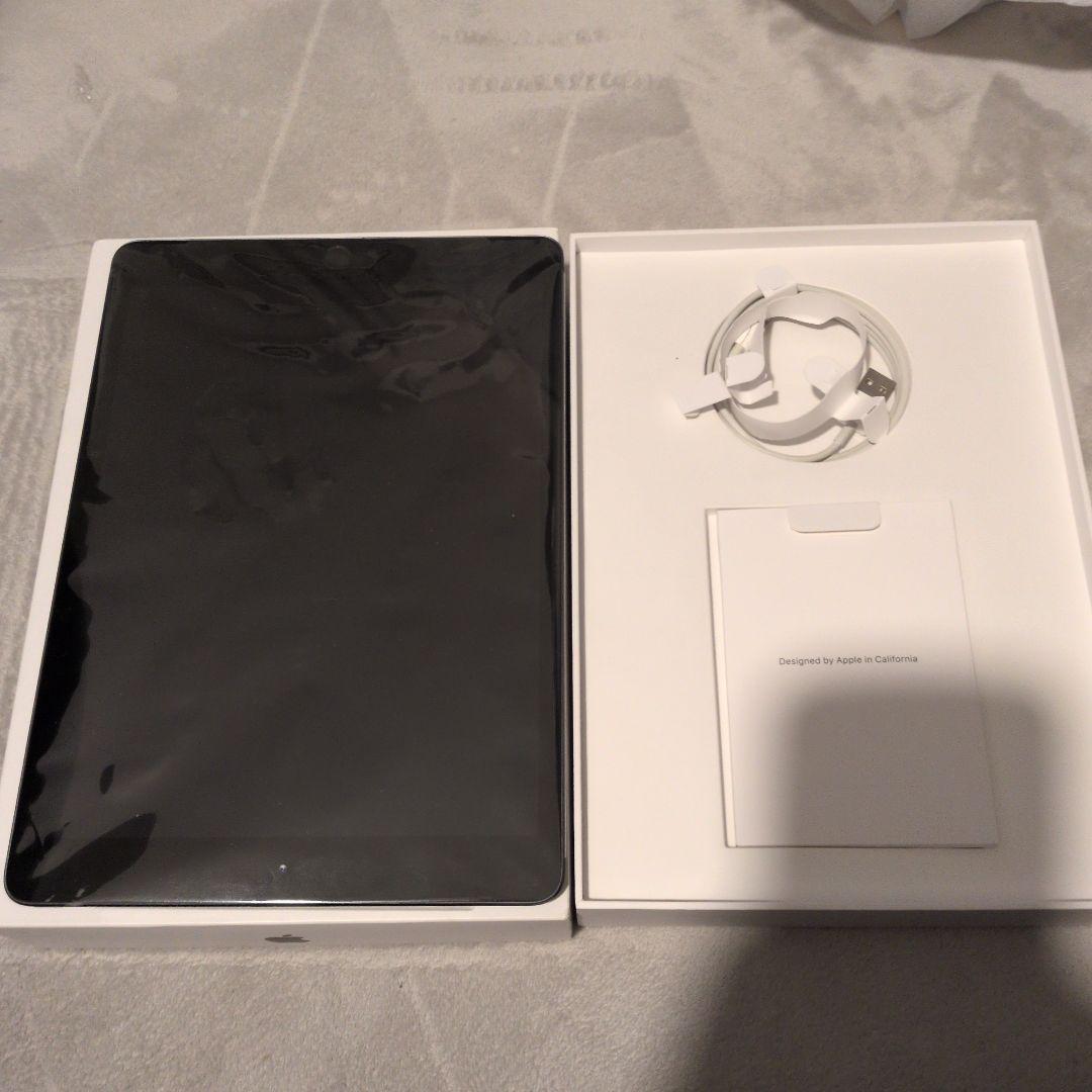 iPad　7世代32G　本体 WiFiモデル　ほぼ未使用