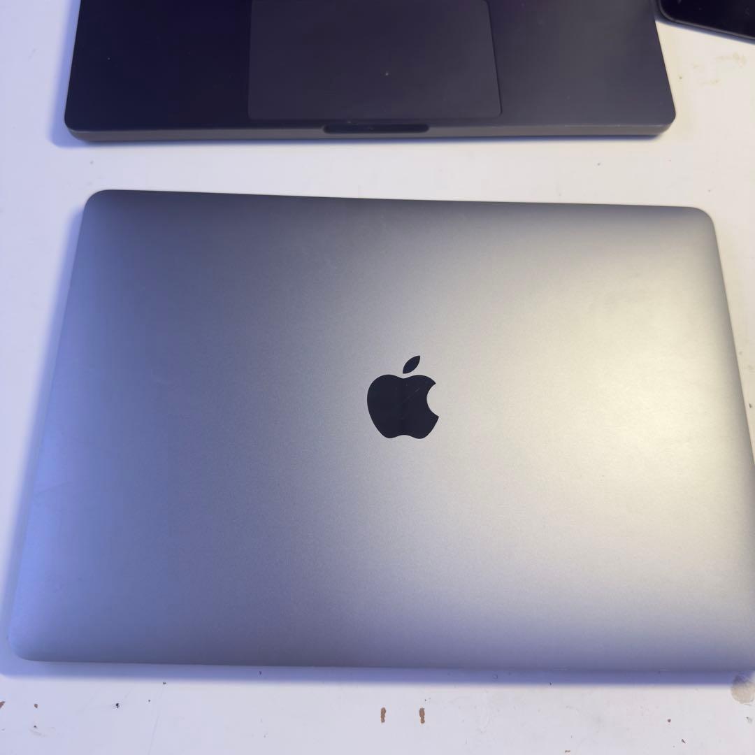 MacBookPro 13インチ i7搭載　16GB/256GB 極美品