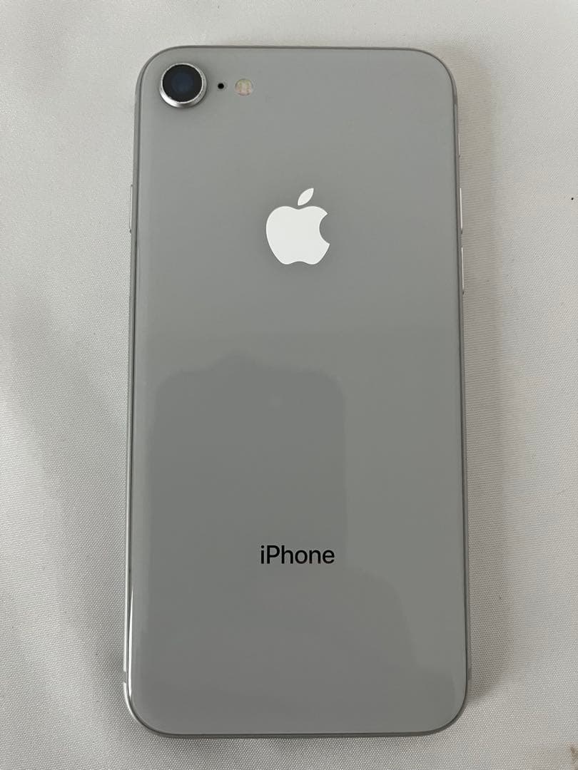 iPhone 8 256GB シルバー