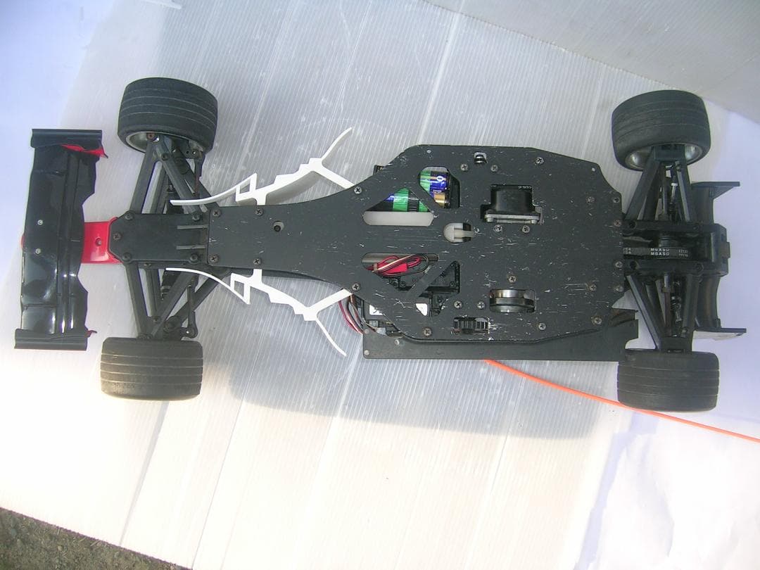 すぐ遊べる調整済み。ヤフオクラジコンは全部壊れていますデアゴフェラーリF2004