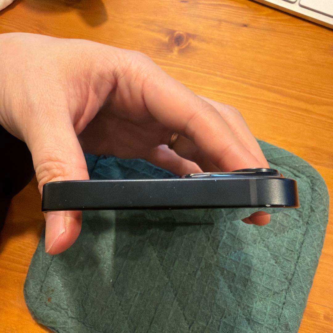 【美品】iPhone 14 ミッドナイト 256GB SIMフリー 付属品完備