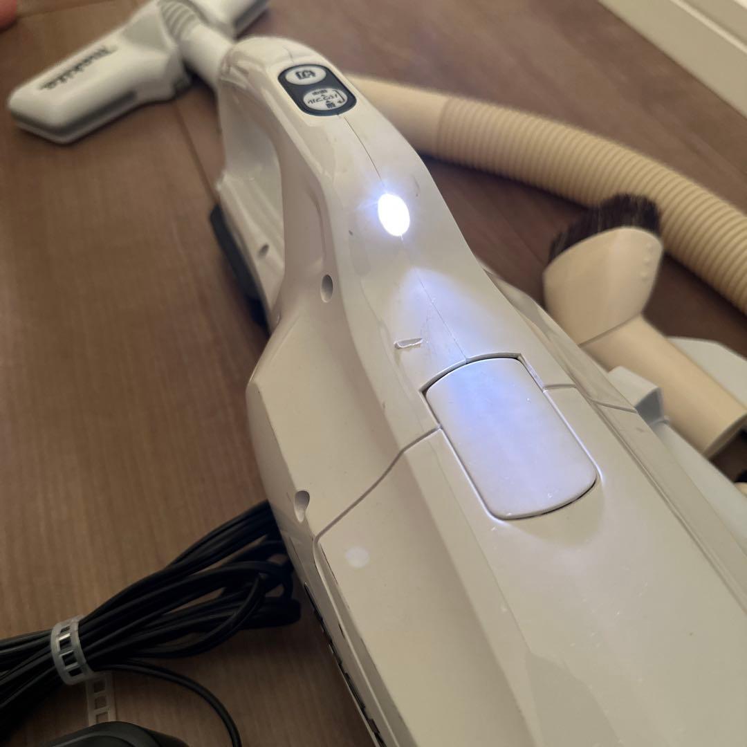 マキタ　掃除機　CL107FD充電式クリーナ