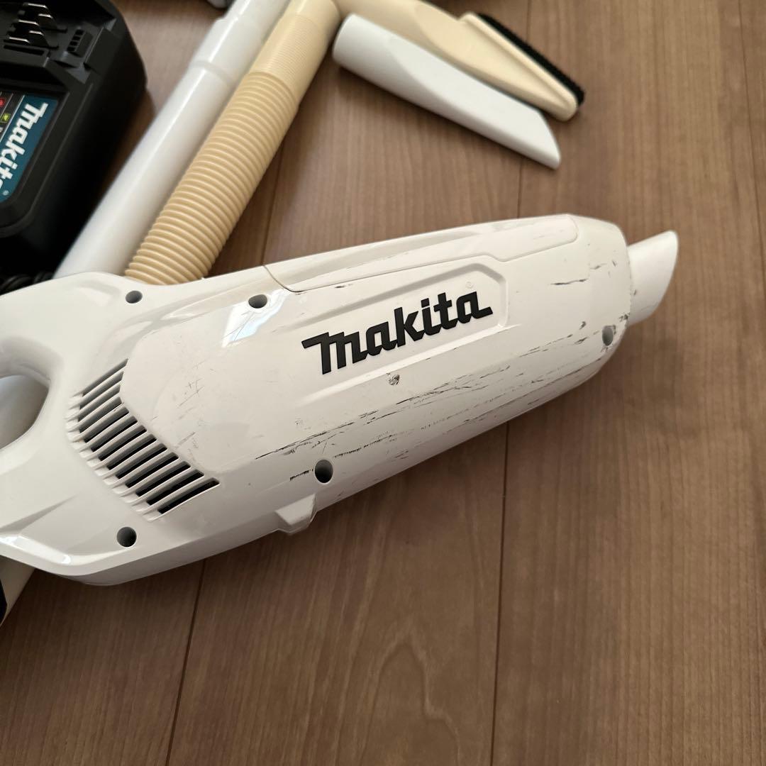 マキタ　掃除機　CL107FD充電式クリーナ