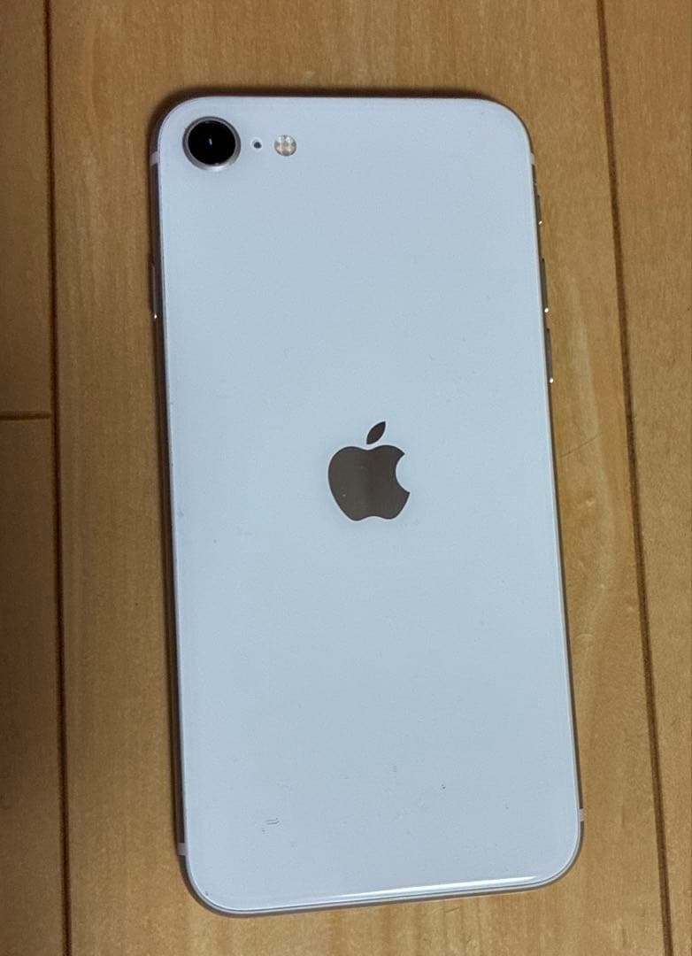 【なつ】iPhone SE（第三世代）　SIMフリー