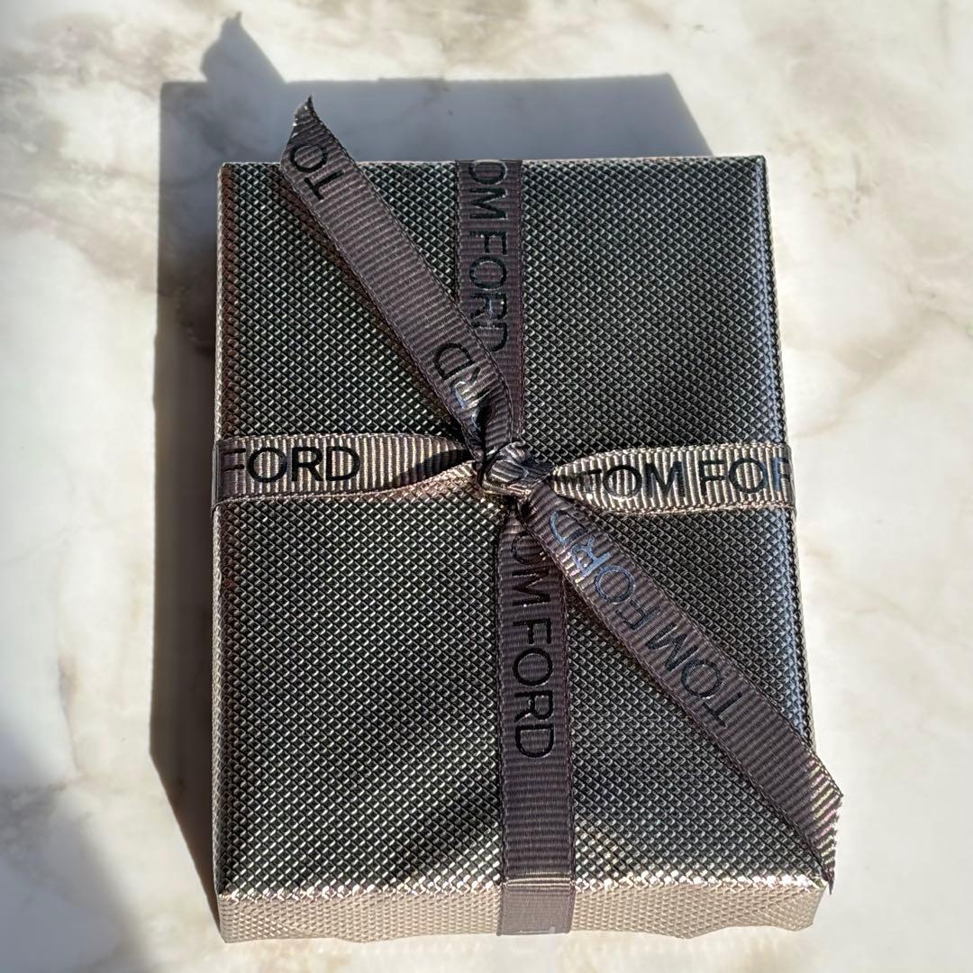 【未使用新品】】TOM FORD アイ カラー クオード ⭐︎フォビドゥン ピンク