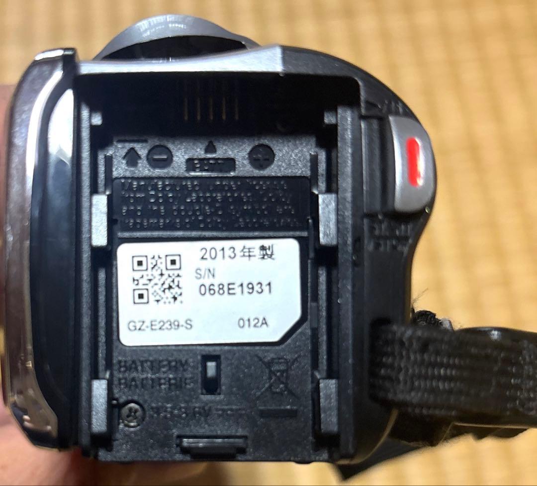 ビデオカメラ JVC Everio GZ-E239-s シルバー