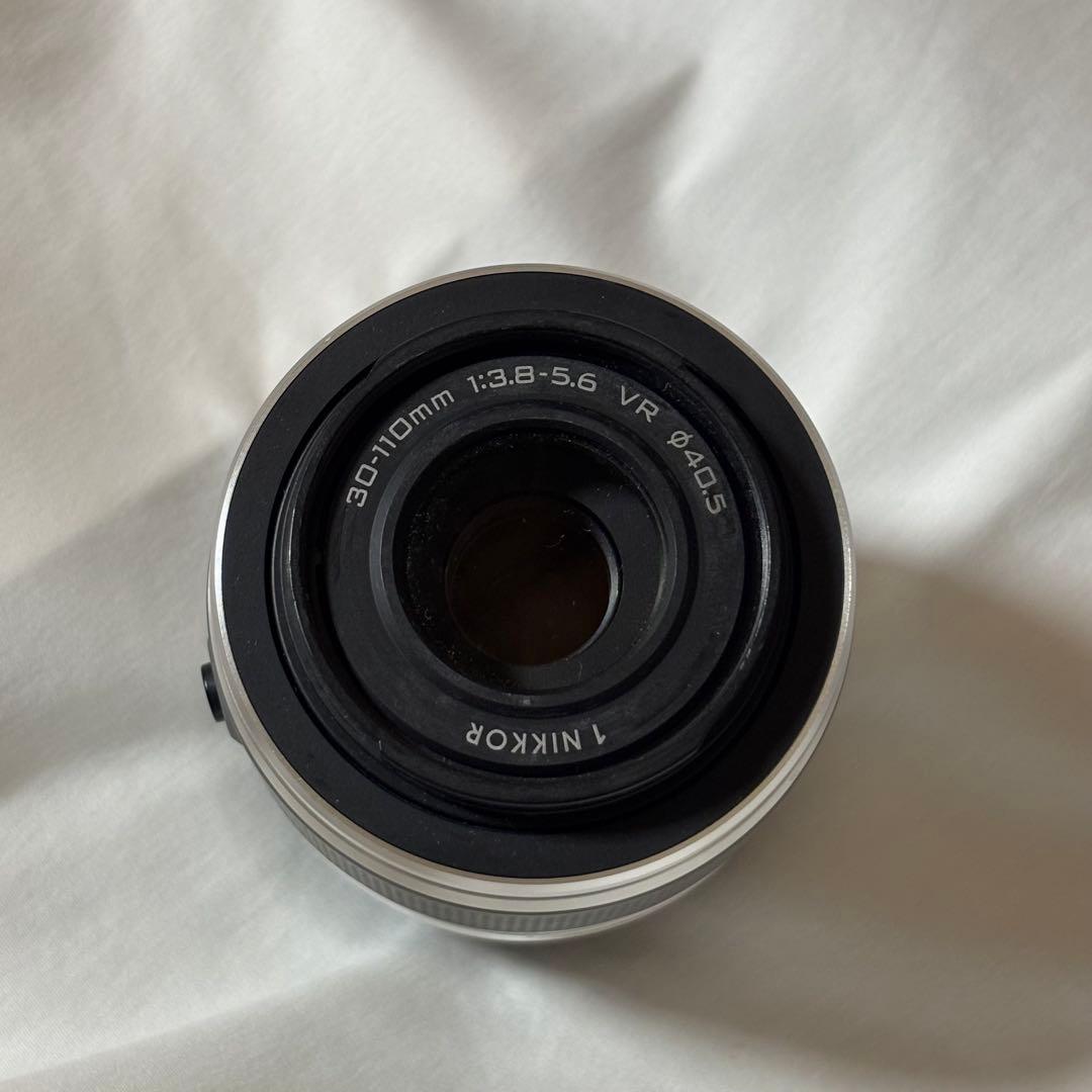 【値下げ中】Nikon1 J4 ダブルズームキット　ホワイト 単焦点レンズ付き