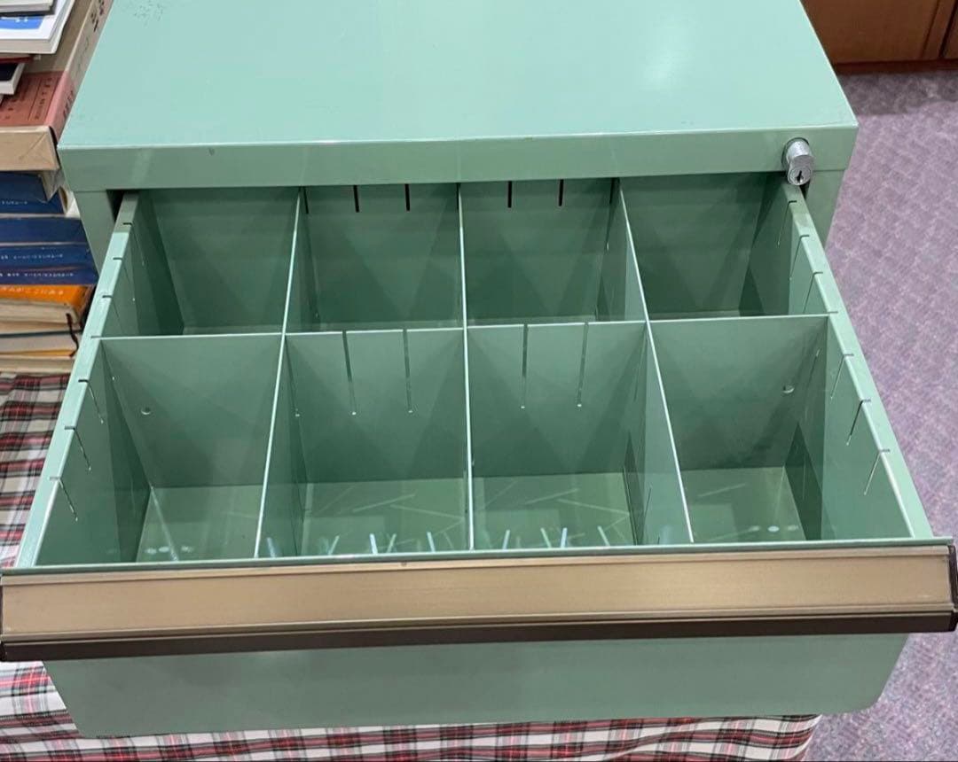 送料込☆昭和レトロ　引き出し　棚　インダストリアル