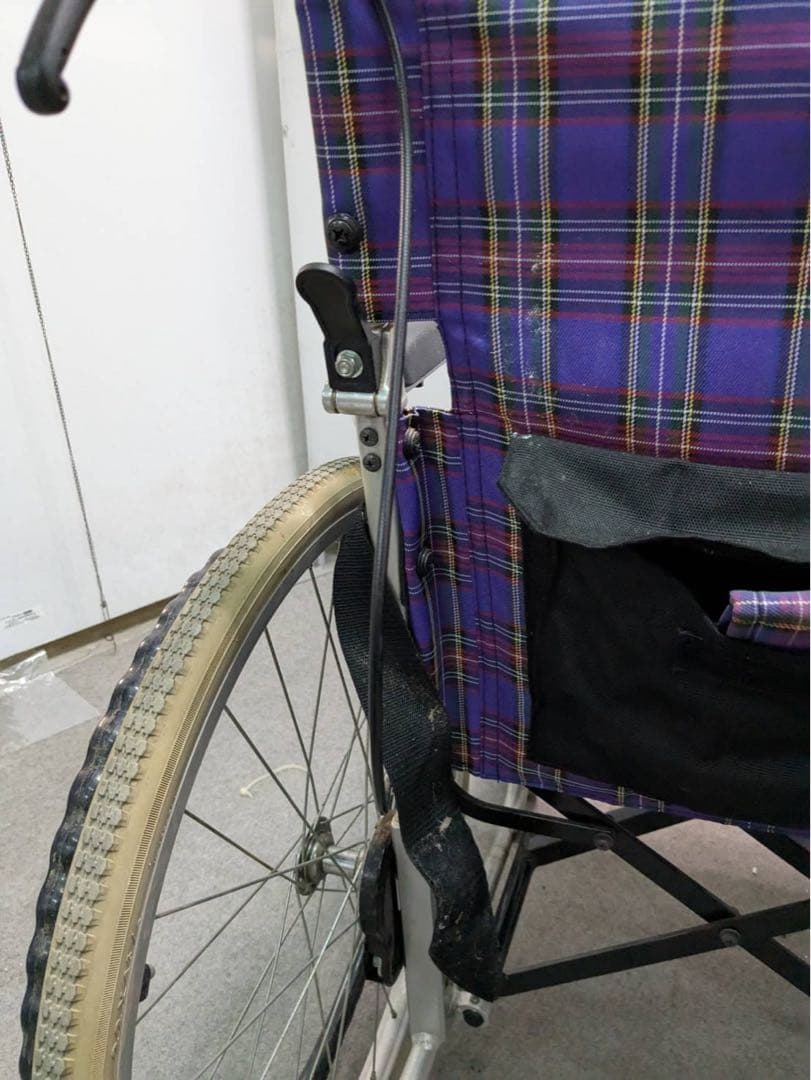 【中古】カワムラサイクル　介護用車イス　パープル　折り畳み式　介助者用ブレーキ付