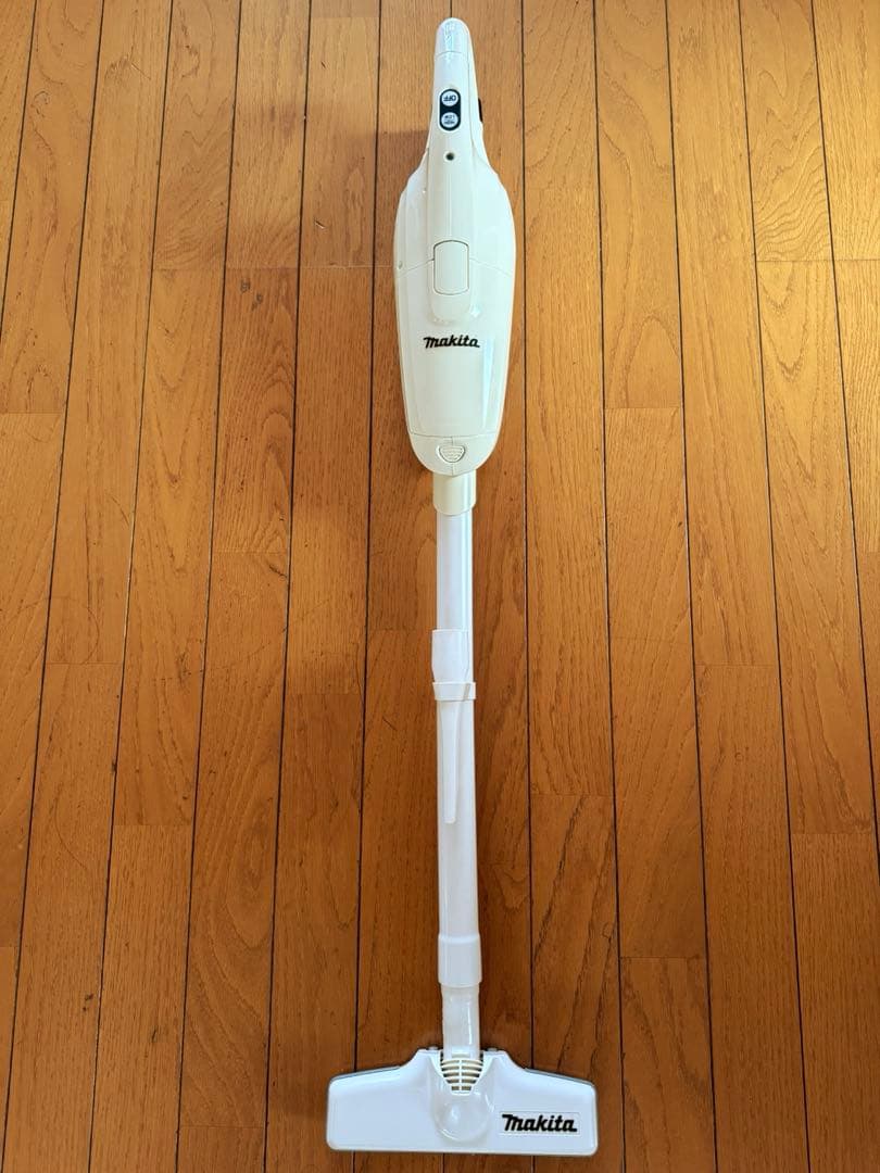 マキタ 充電式クリーナ CL102D