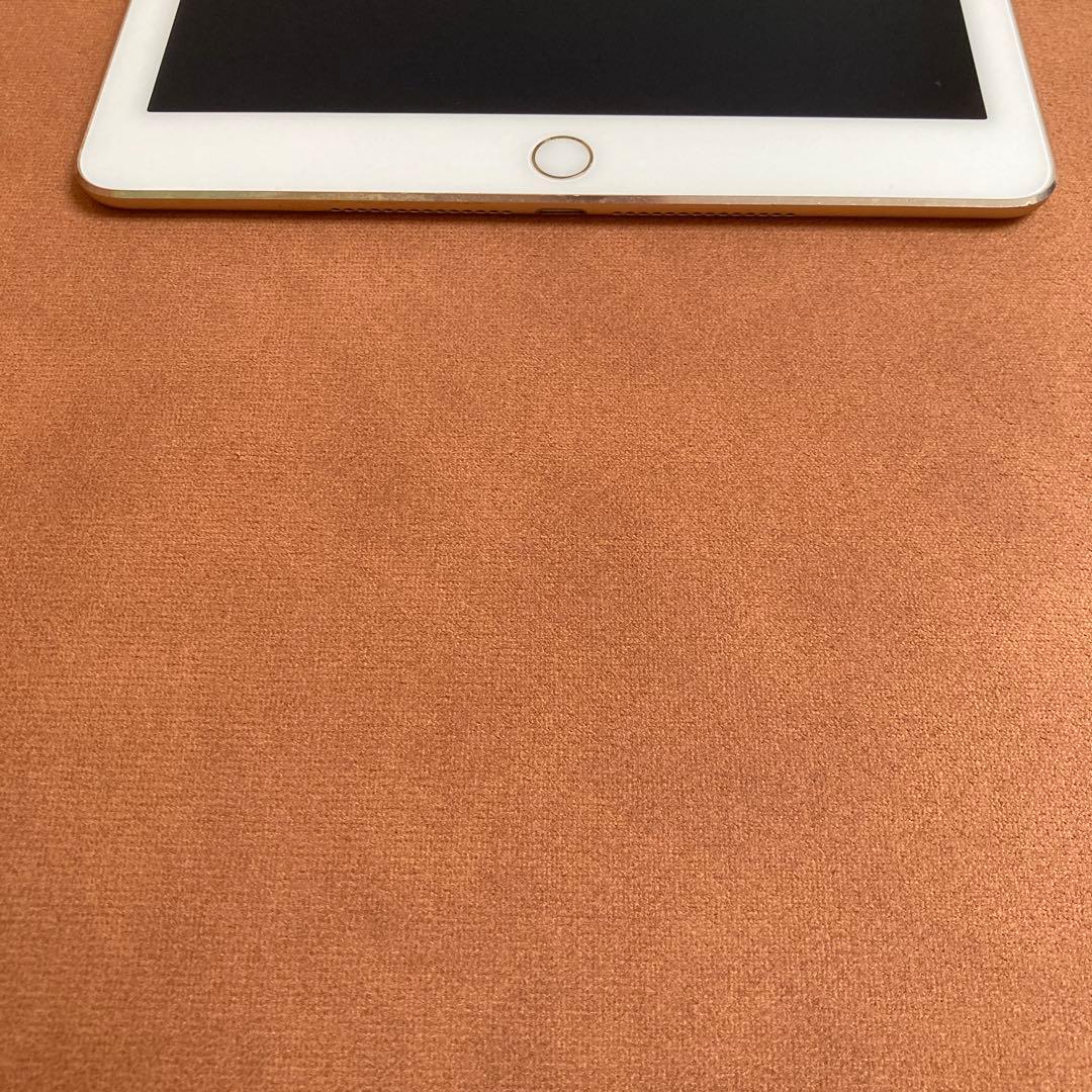 304 電池ほぼ新品☆比較的美品☆iPadAir2第2世代16GBソフトバンク☆