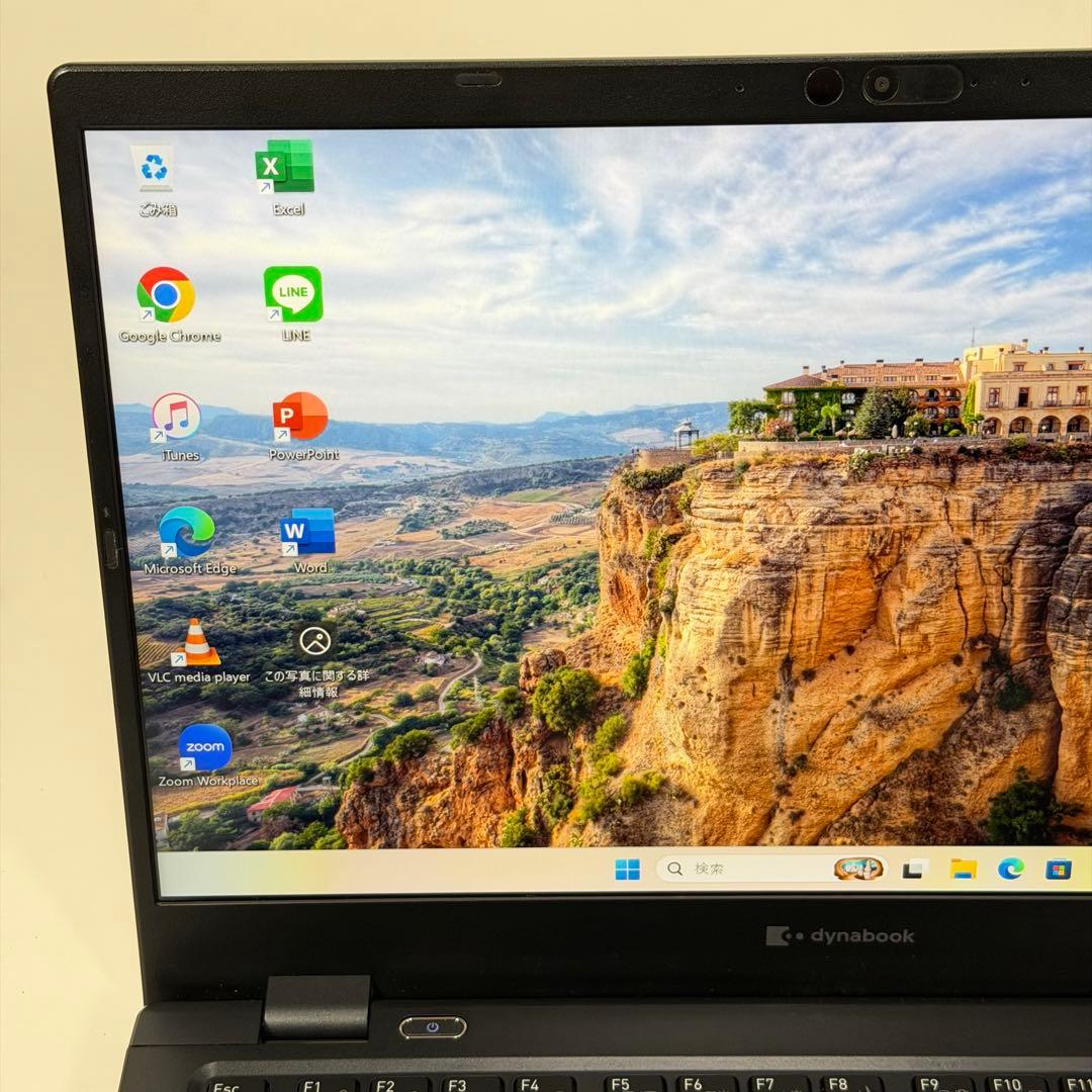57.G83/HU 超軽量 i5-11世代 16G512G Office2024