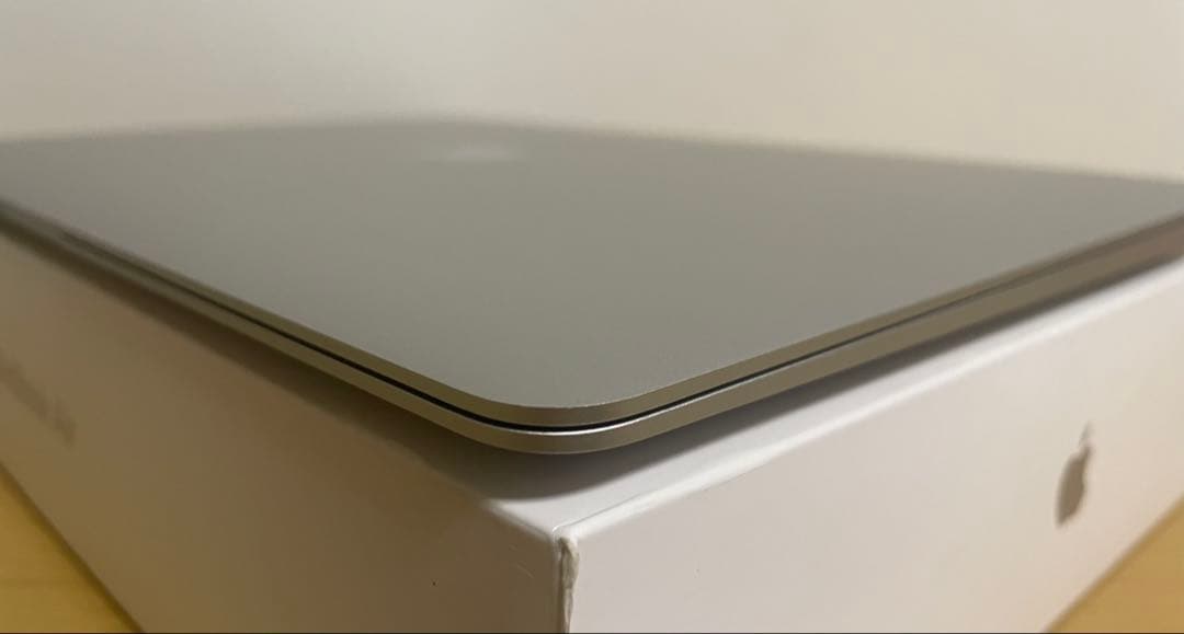 美品 MacBook Air 2020 バッテリー97%