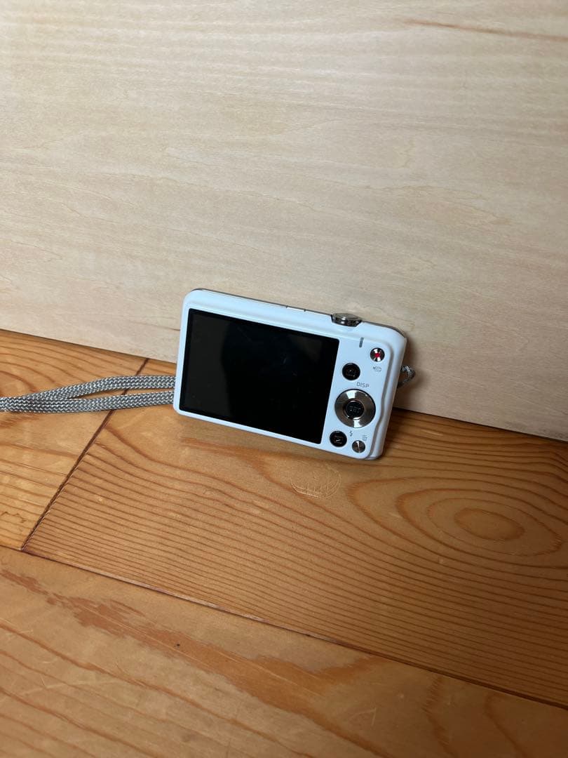CASIO EXILIM コンパクトデジタルカメラ ホワイト