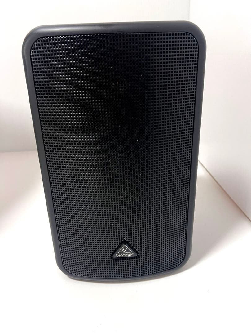 展示品 Behringer パワードスピーカー 5.5インチ　CE500D