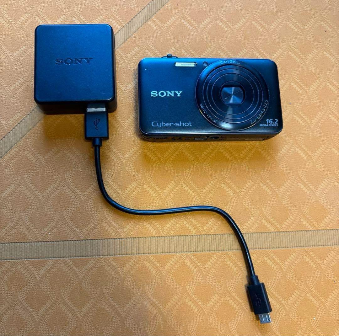 SONY Cyber-shot DSC-WX50 本体と充電器