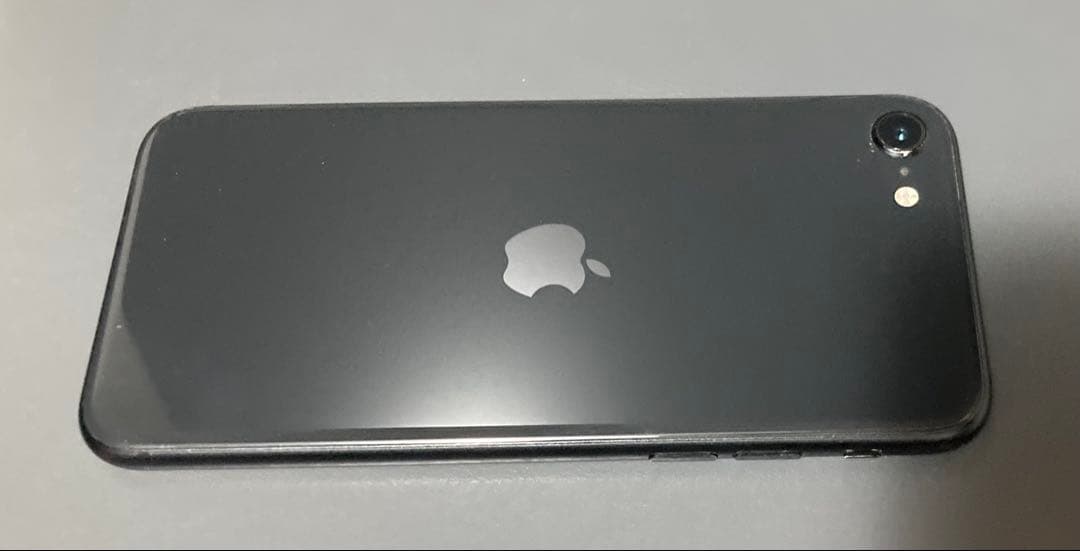 【ジャンク】Apple iPhoneSE2 64GB黒 画面割れ
