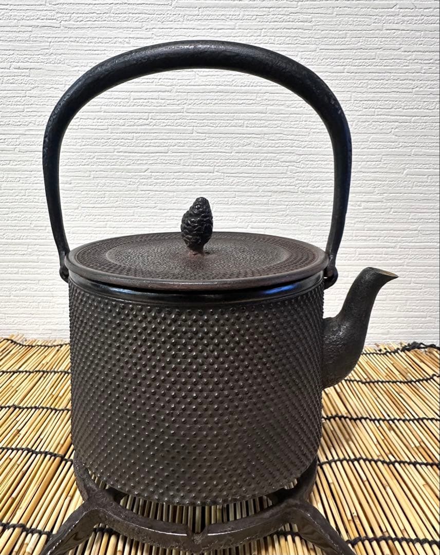 ＵＳＥＤ品　敬典工房正寿堂山正造１２型寸胴アラレ　南部鉄瓶 南部鉄器