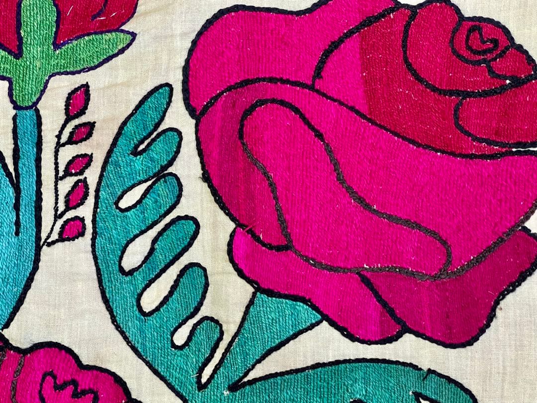 ウズベキスタン スザニ 刺繍 ビンテージ suzani 古布 壁掛け
