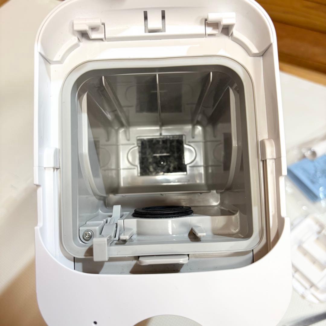 Panasonic コードレス 掃除機 MC-NS100K 2023年製