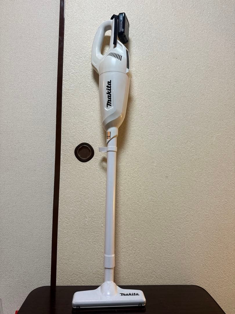 マキタ（Makita） 紙パック コードレス掃除機　純正バッテリー付