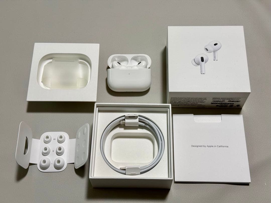 【美品】AirPods Pro 第2世代 (Lightning) 付属品完備