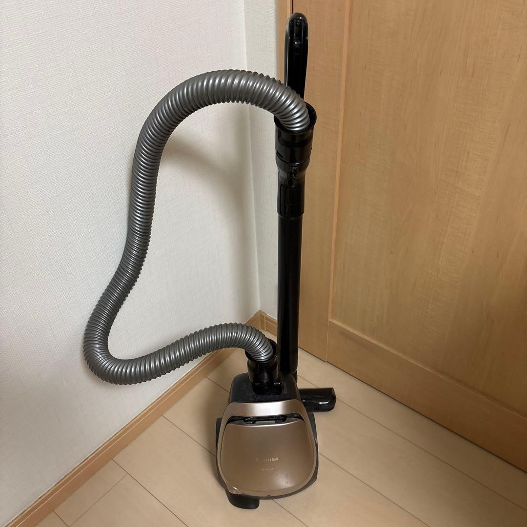 K*．様 東芝　2019年　紙パック式 掃除機 VC-PH7A