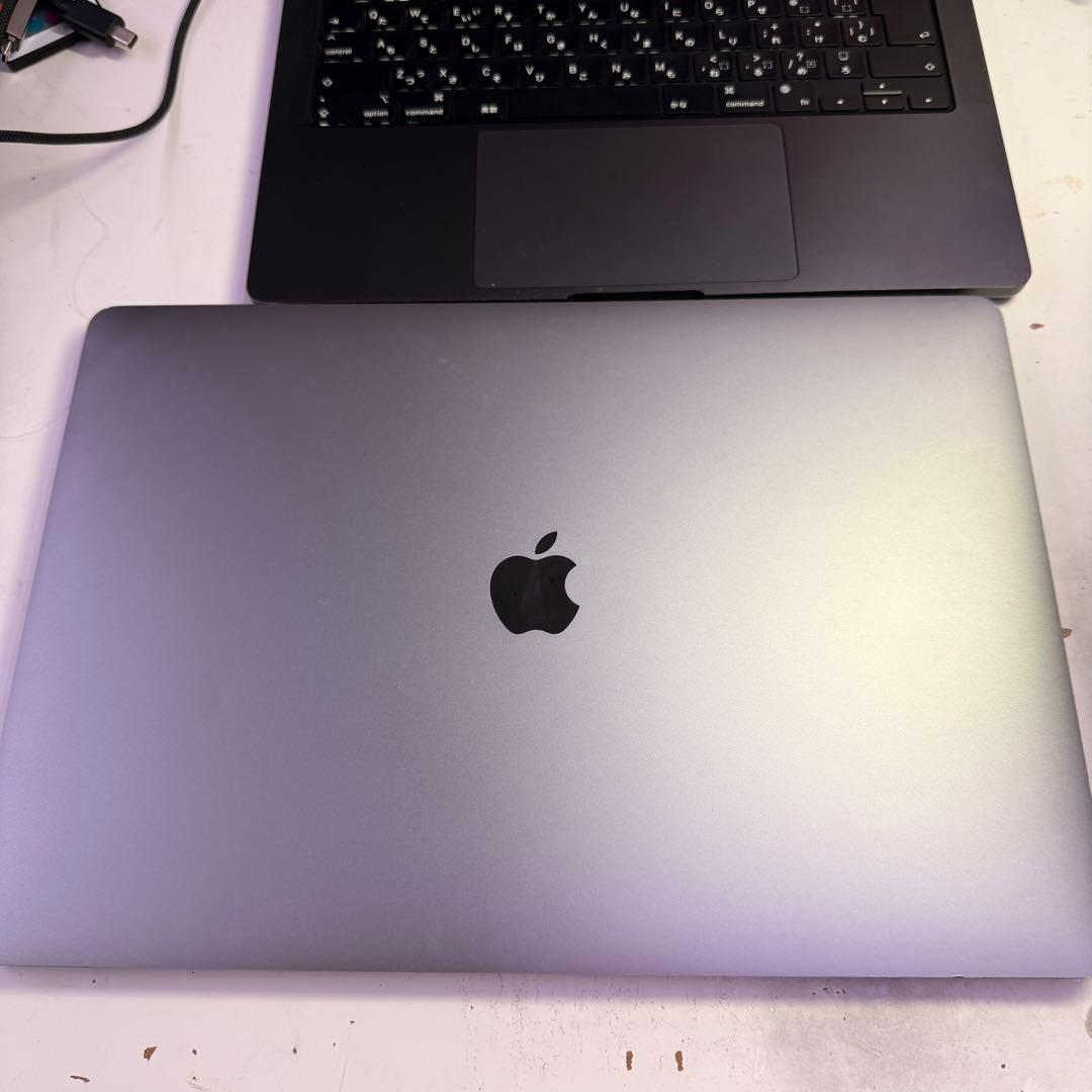 MacBookPro 16インチ 2019 i7搭載　16GB/512GB 美品