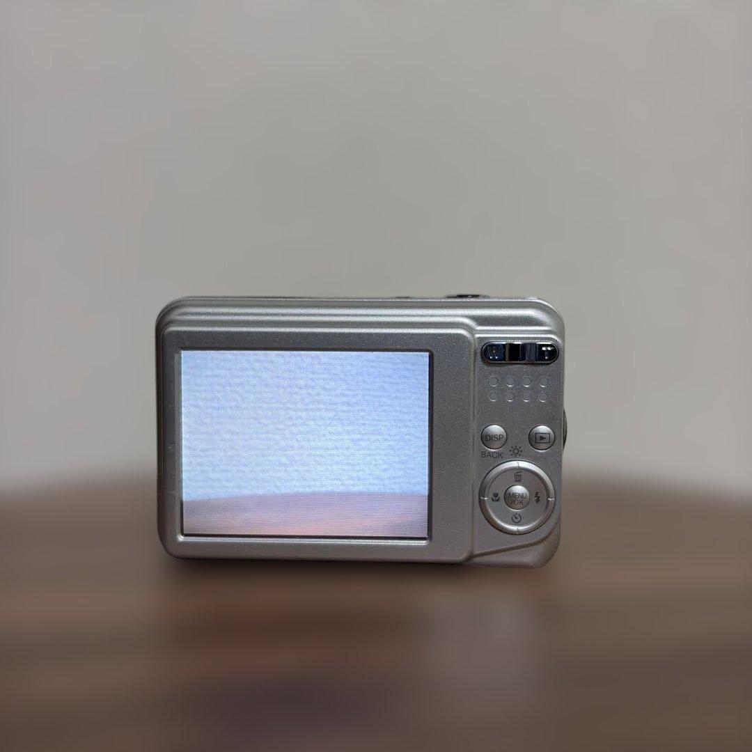 【オールドコンデジ】 FUJIFILM FinePix AV100