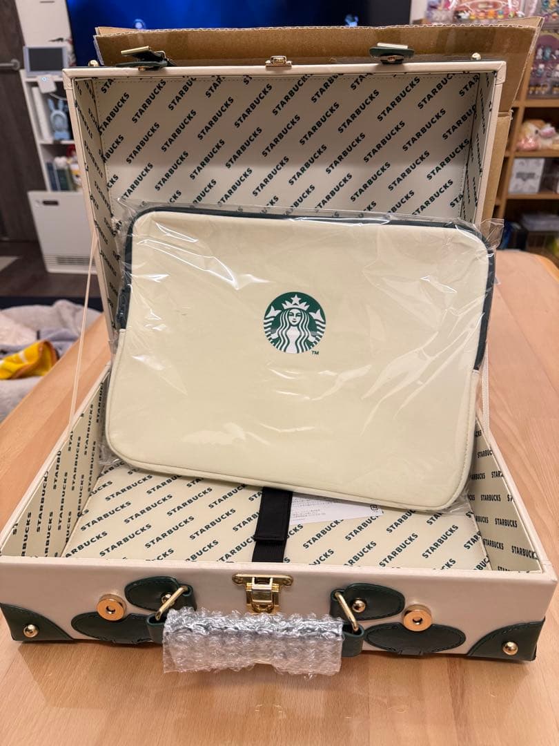 スターバックス　アウトドアグッズ