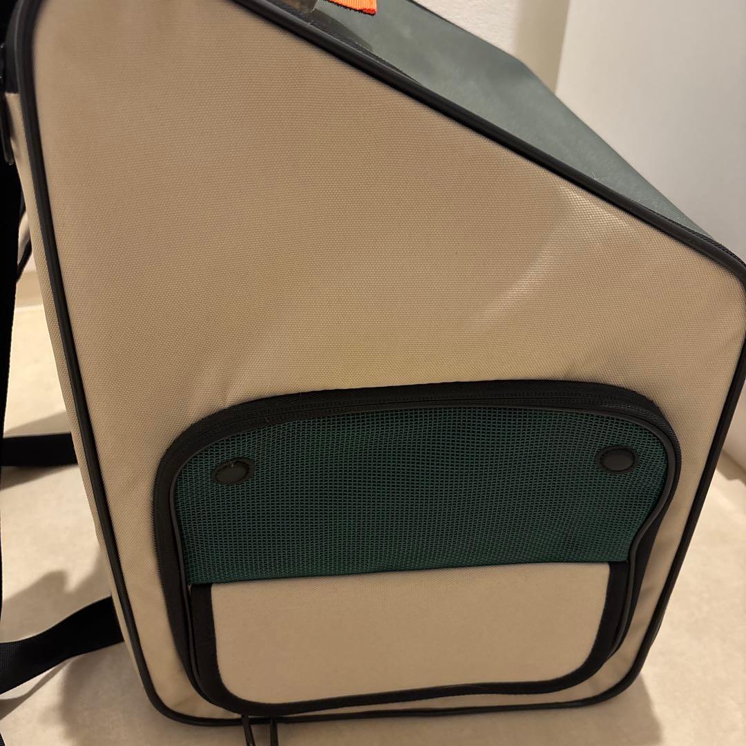 【値下げ】ペット用折りたたみ式ハウス型トラベルリュック(猫トイレなし)