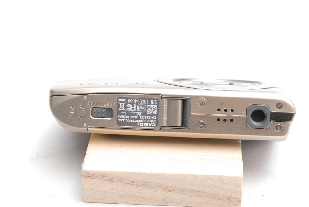 CASIO EXILIM EX-Z2300 (良品）