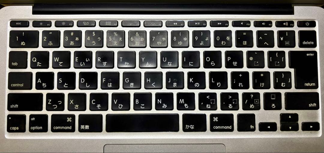 ジャンク Macbook Air 11- inch 作動確認済 箱あり