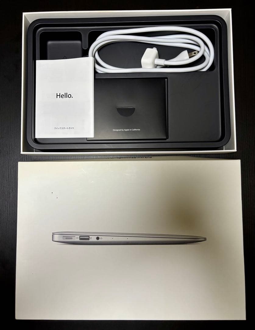 ジャンク Macbook Air 11- inch 作動確認済 箱あり