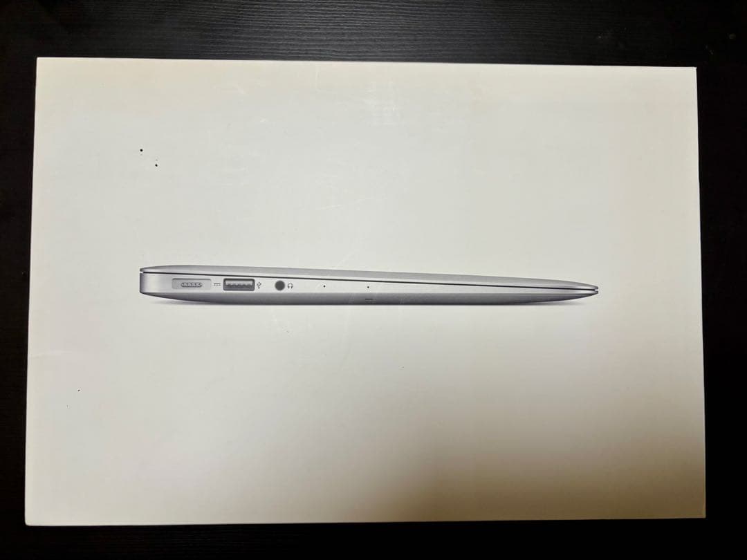 ジャンク Macbook Air 11- inch 作動確認済 箱あり