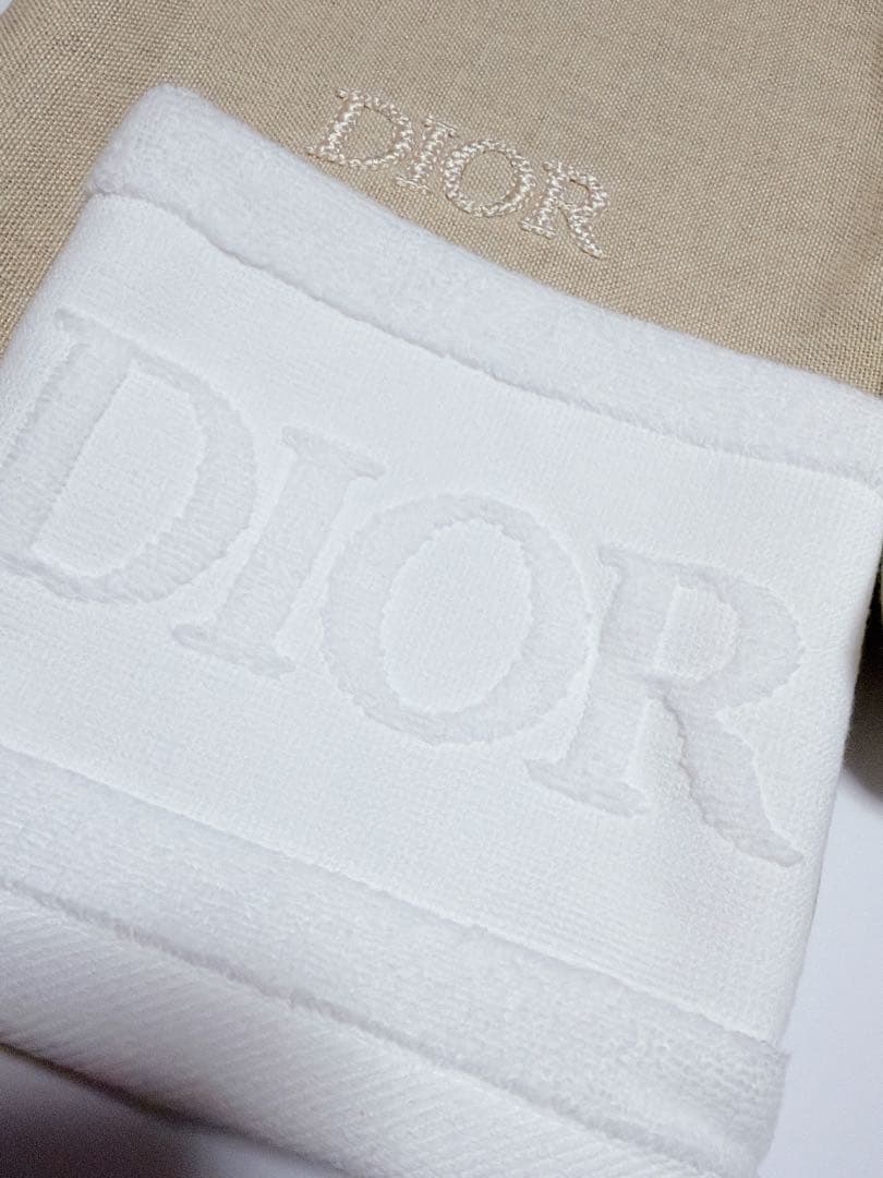 Dior タオルセット ギフトボックス付き新品未使用 ノベルティー タオル 巾着