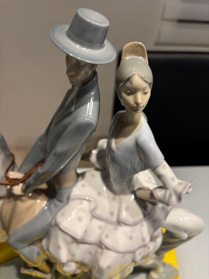 リアブロ　白馬に乗った男女