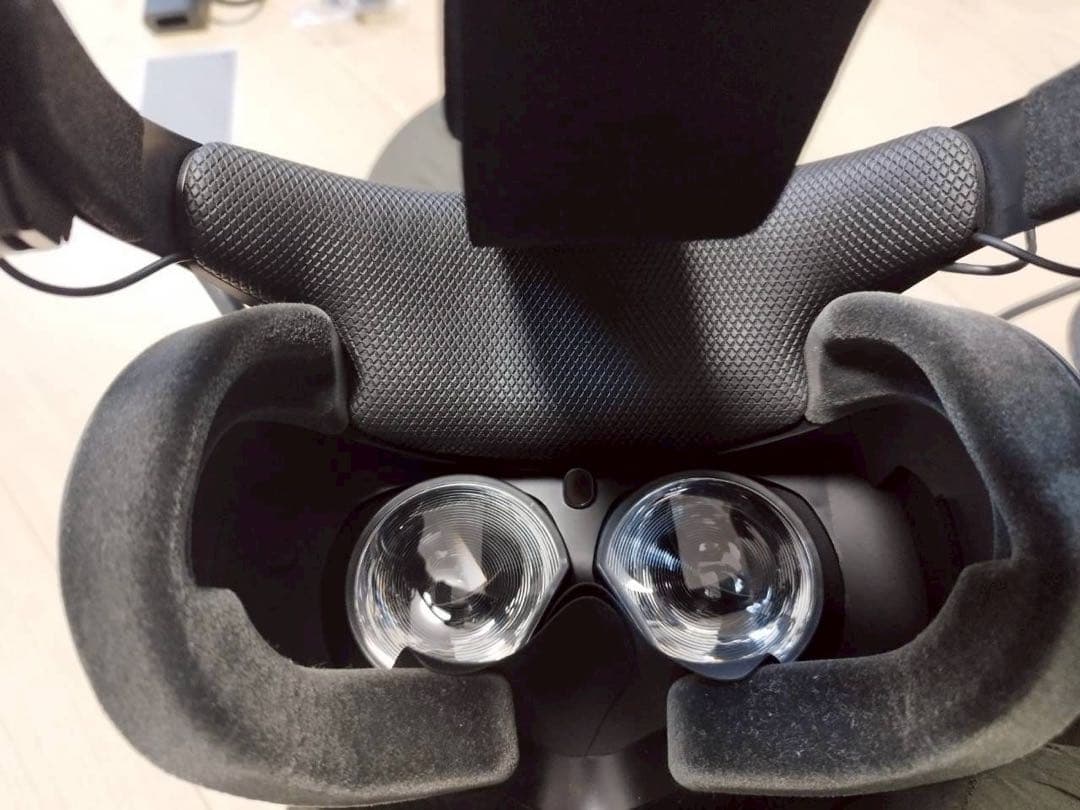 【美品】VIVE COSMOS ELITE VRヘッドセット