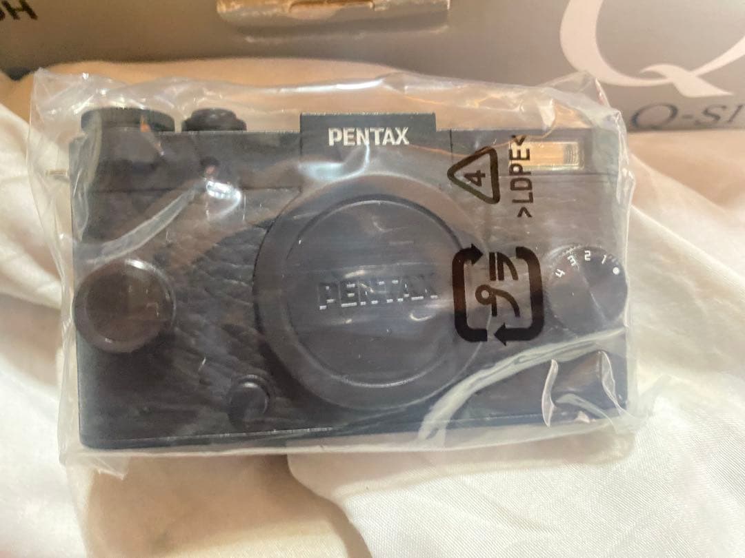 RICOH PENTAX Q-S1 本体とレンズ